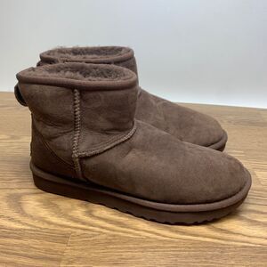 Authentic UGG Classic Ultra Mini 1016222 Brown Women's Treadlite Boots Size 9